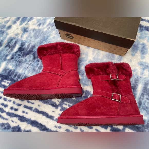 New in Box Leather Lamo Faux Fur Boots - buckles on side - Red Wine Color Size 9 - Picture 6 of 14